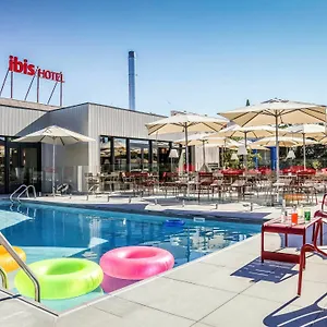 https://ibis-orange-centre.fr-provencehotel.com